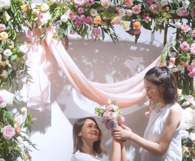 青島華睿源科技有限公司為鮮花花藝客戶提供商城開發(fā)與運維服務(wù)。